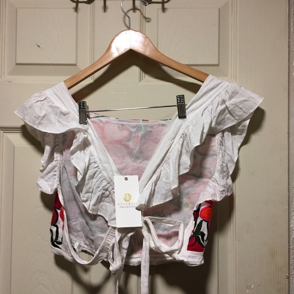 Embroidered top and skirt - Picture 3 of 9